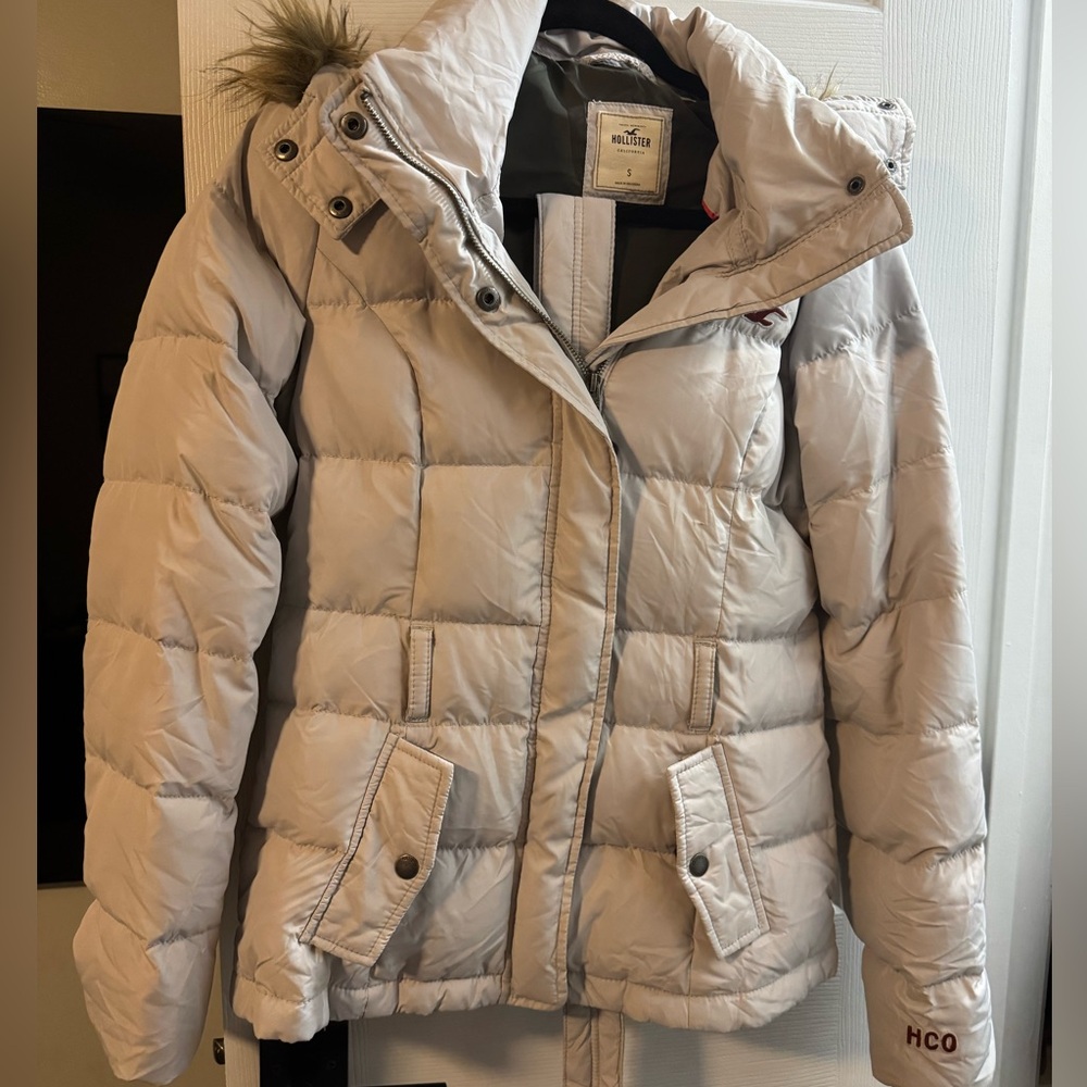 Hollister Cream/Light Grey Puffer Jacket Size S Removable Hoodie